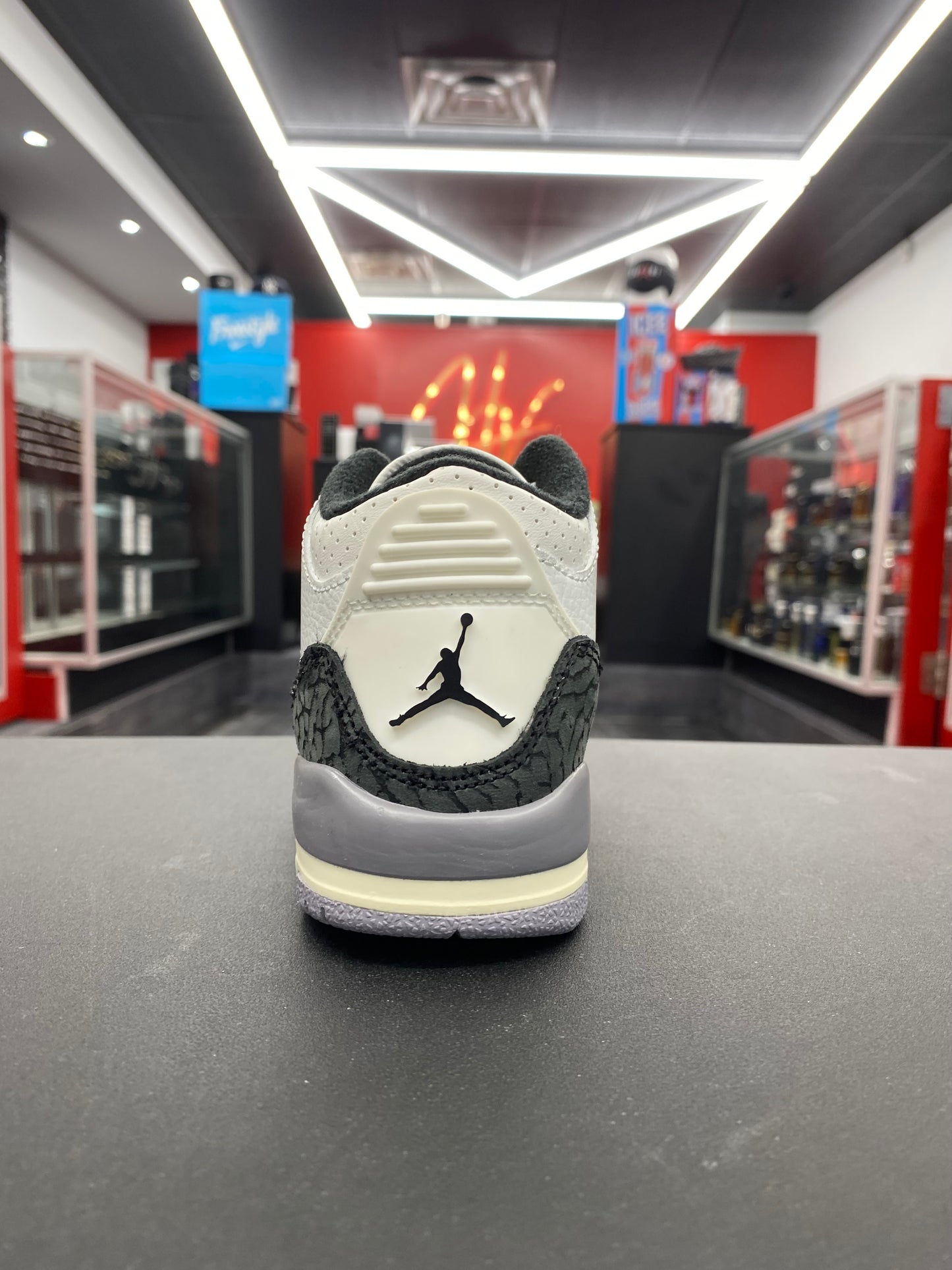 Air Jordan 3 Retro “Cement Grey” (PS)
