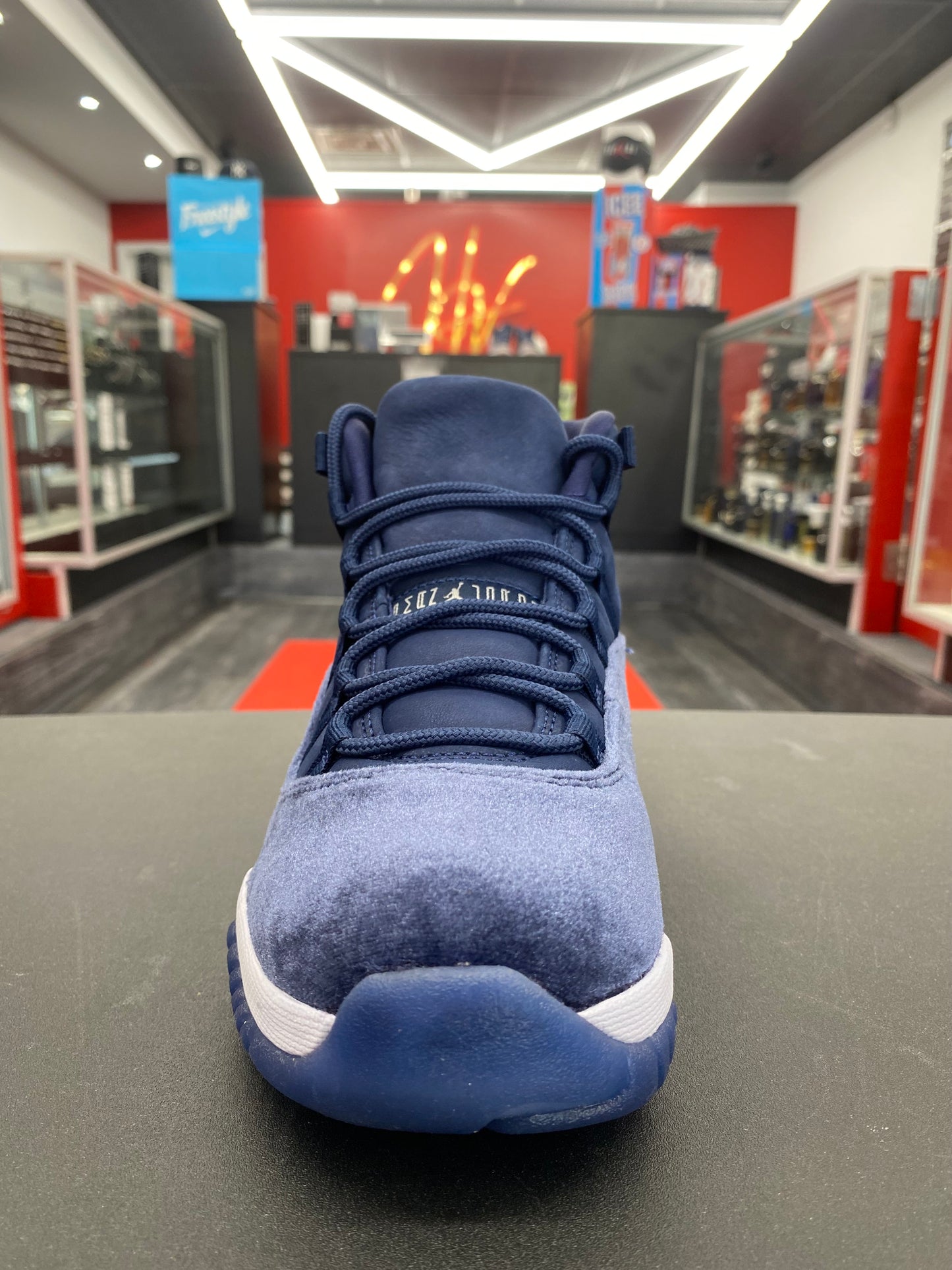 Wmns Air Jordan 11 Retro “Midnight Navy”