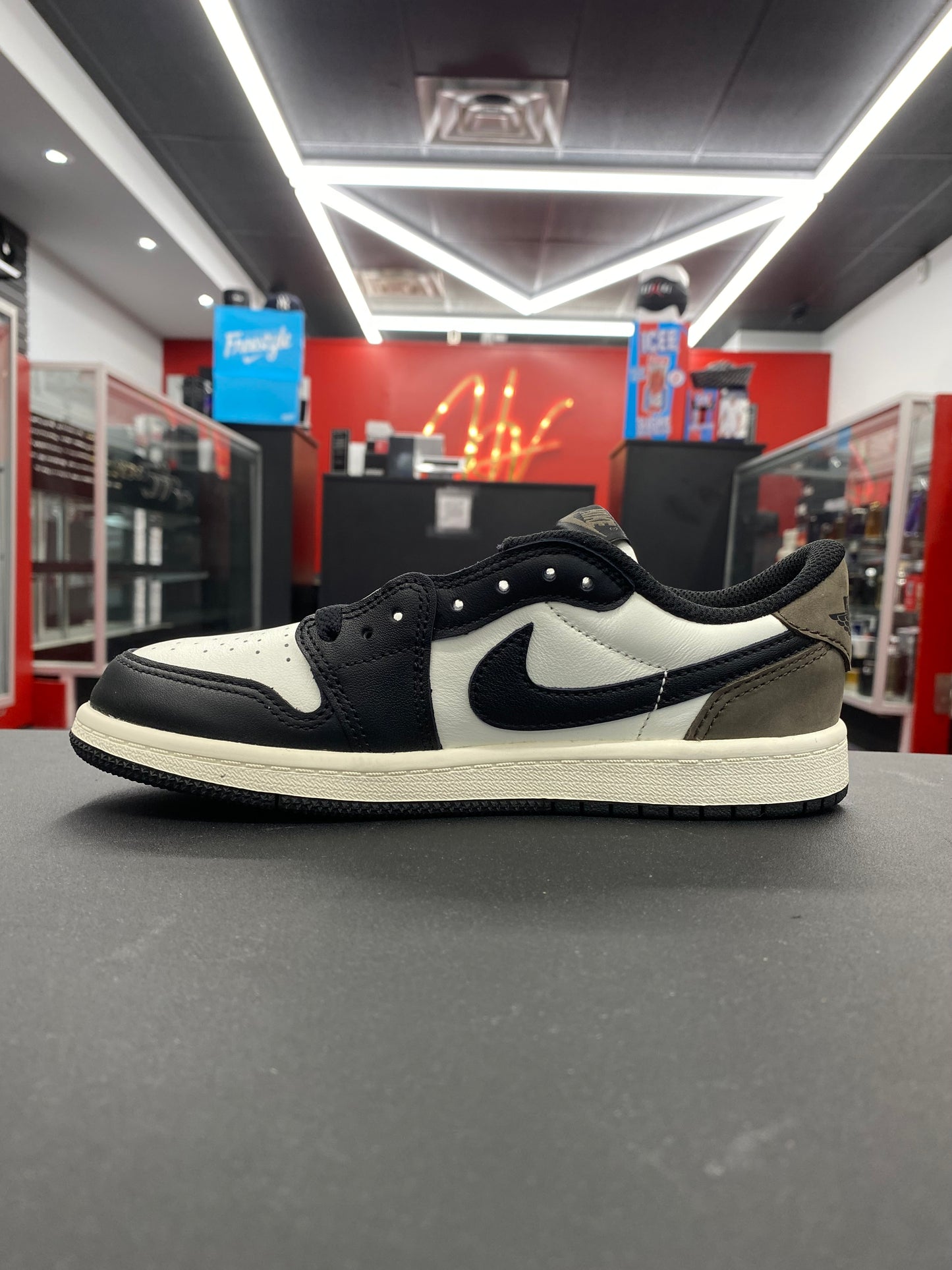Air Jordan 1 Retro Low OG “Mocha” (PS)