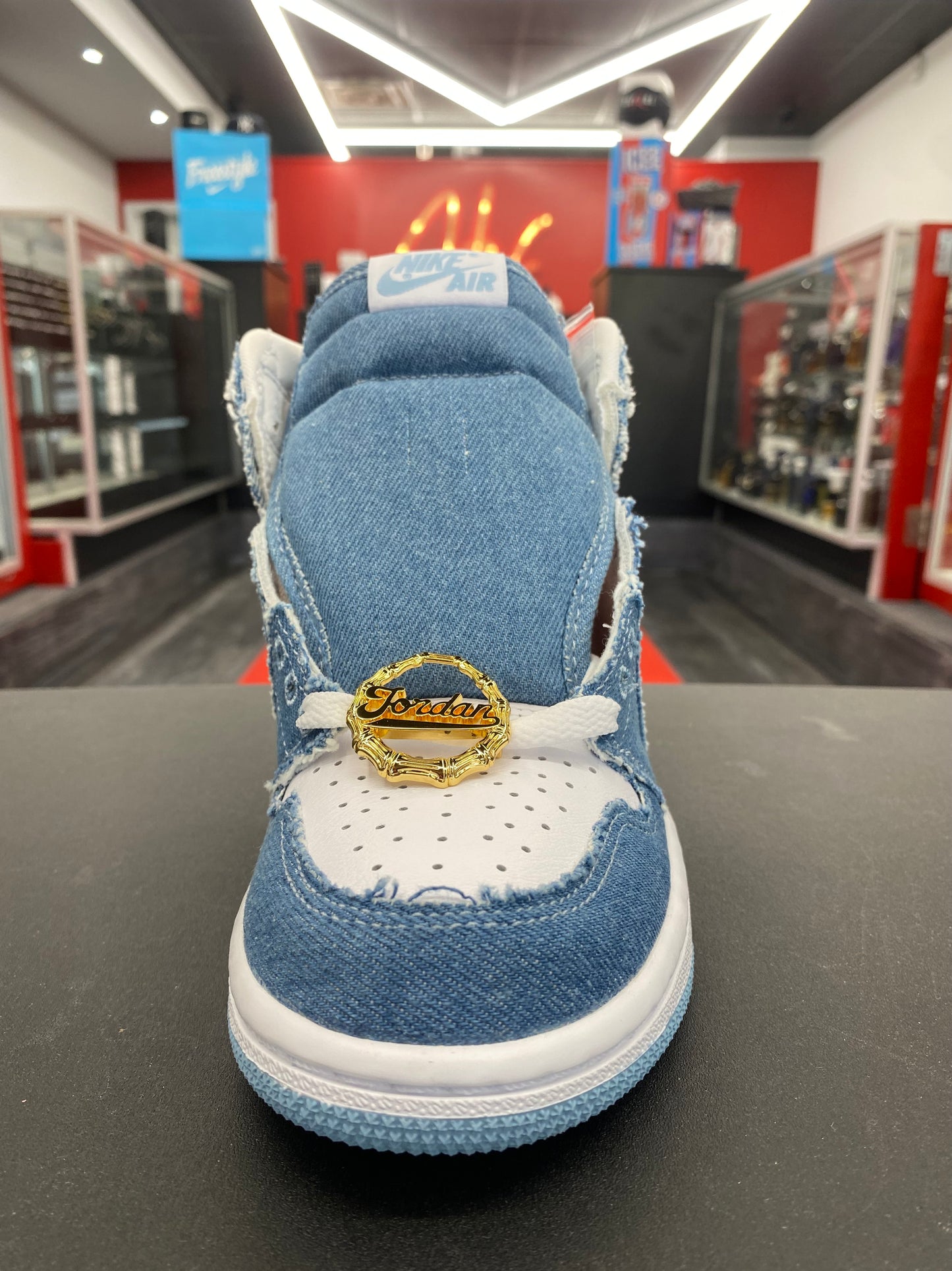 Wmns Air Jordan 1 Retro Hi OG “Denim”