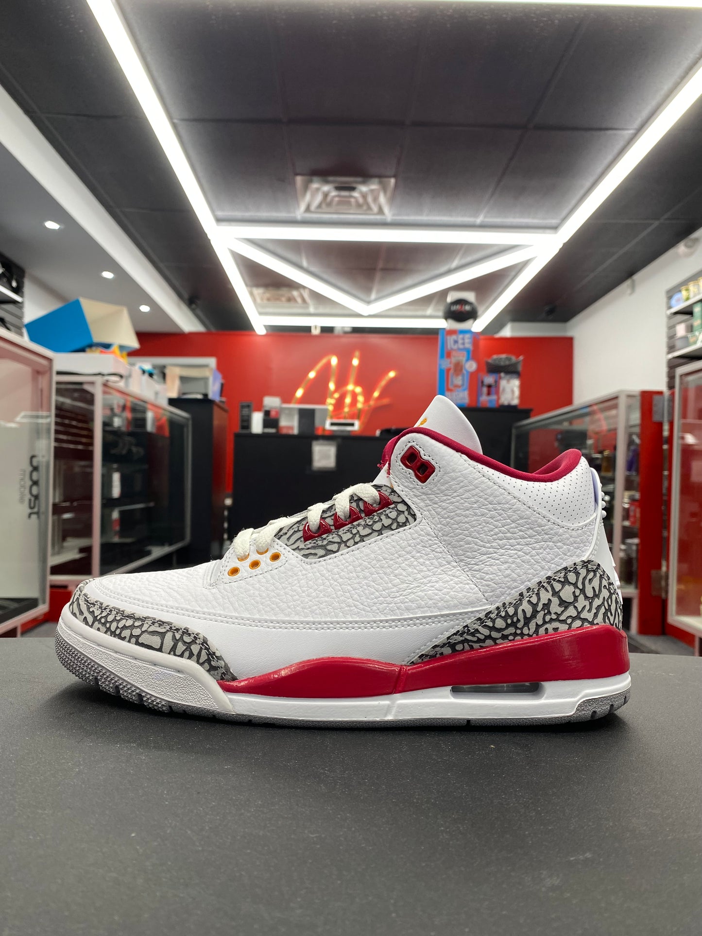 Air Jordan 3 Retro “Cardinal Red”
