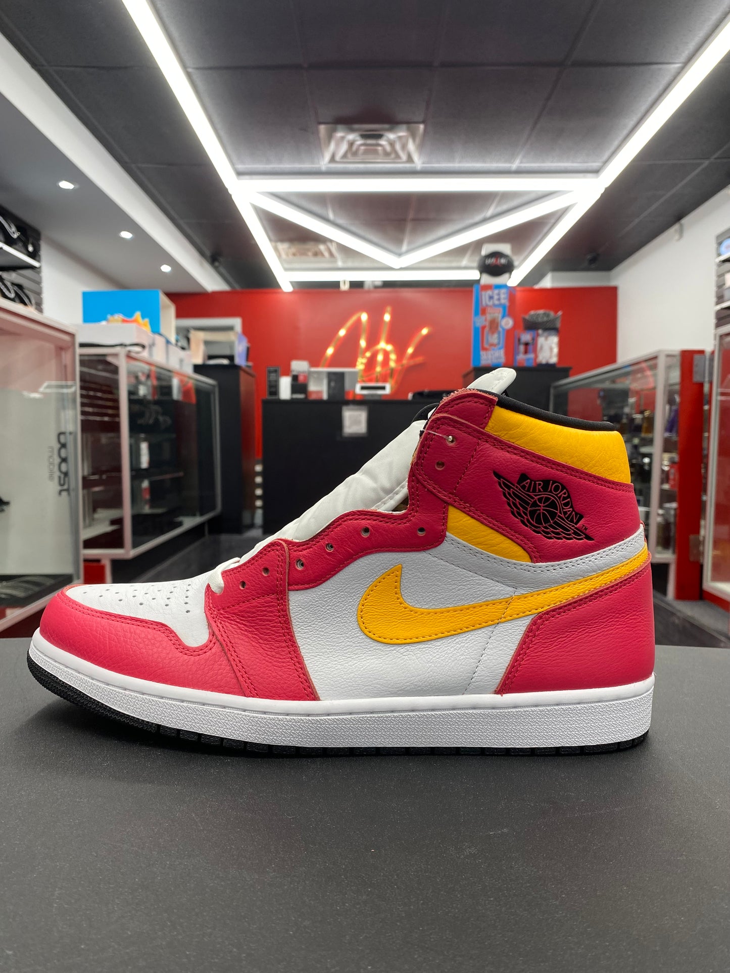 Air Jordan 1 Retro High OG “Light Fusion Red”