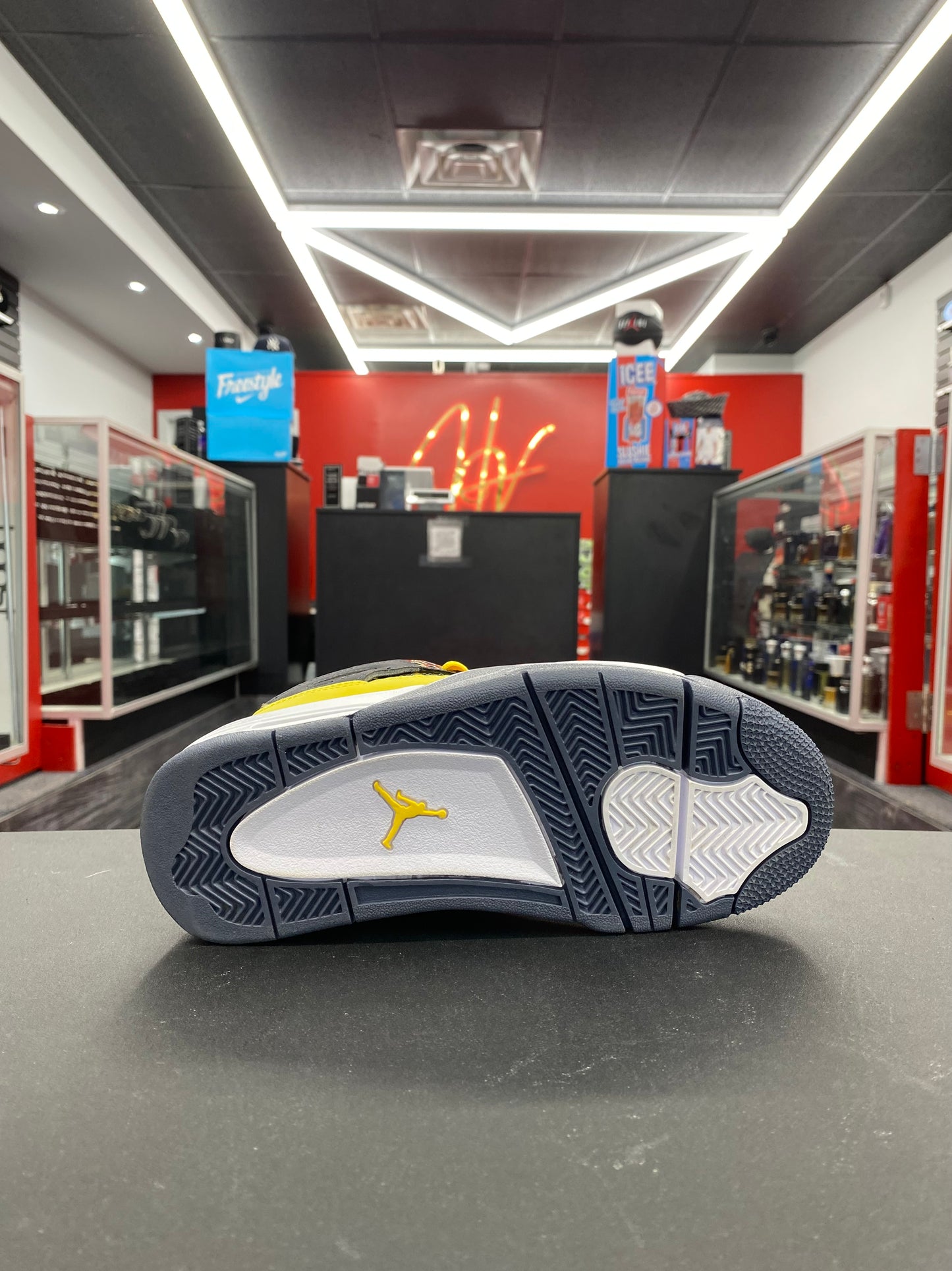 Air Jordan 4 Retro “Lightning” (GS)