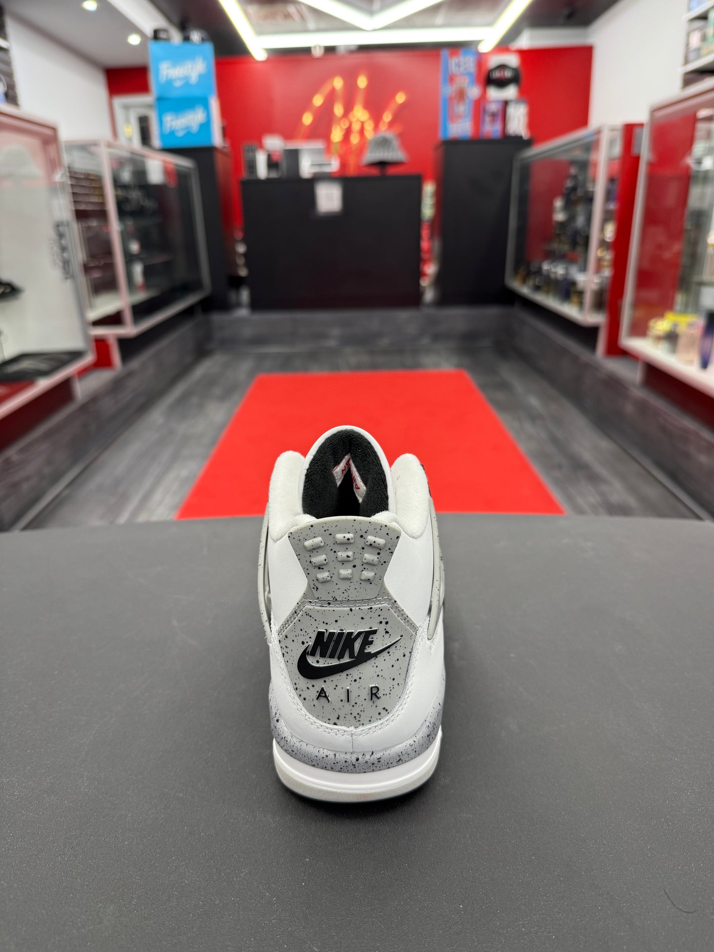 Jordan 4 Retro “White Cement 2025” (GS)
