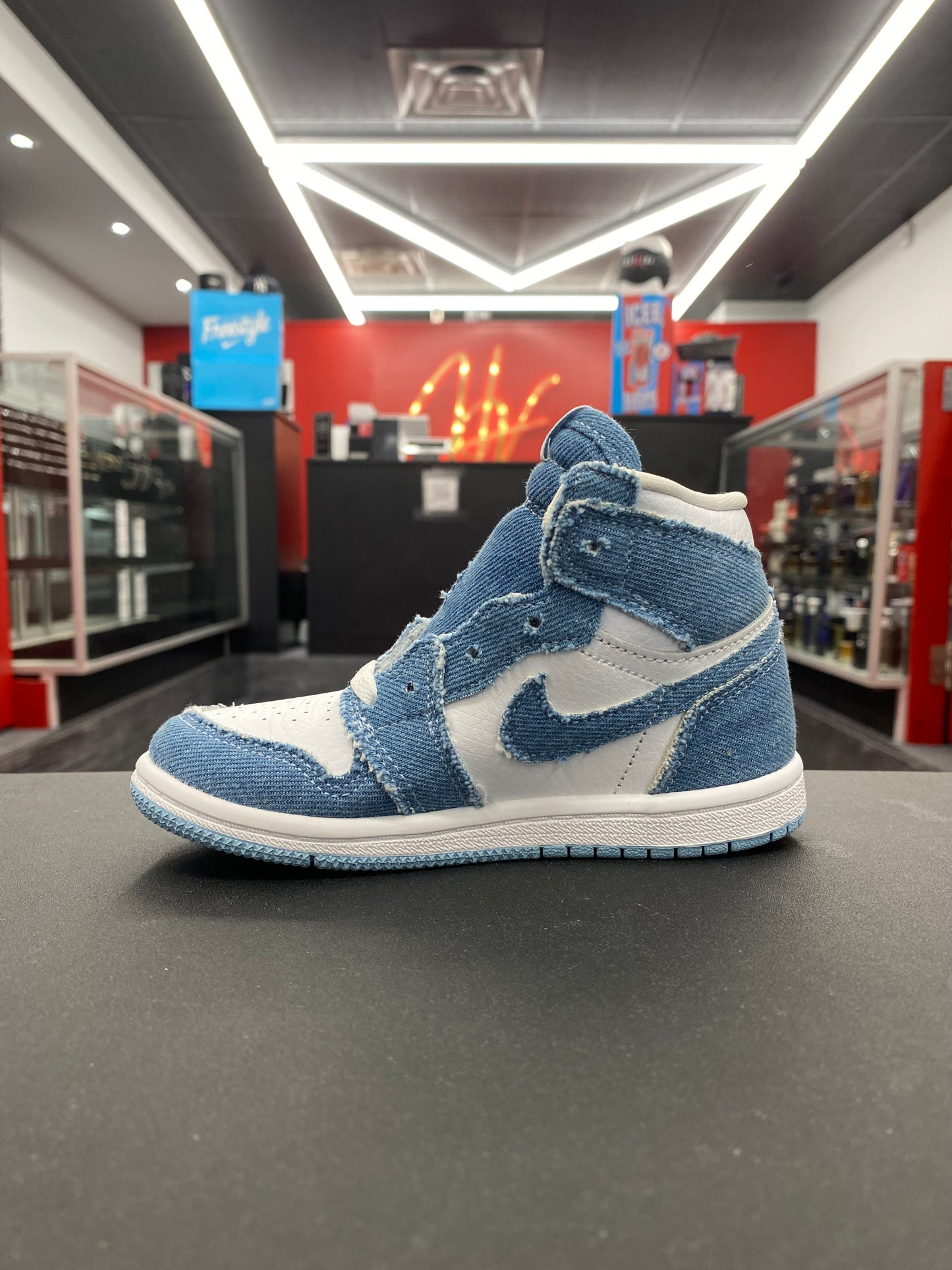 Air Jordan 1 Retro High OG “Denim” (TD)