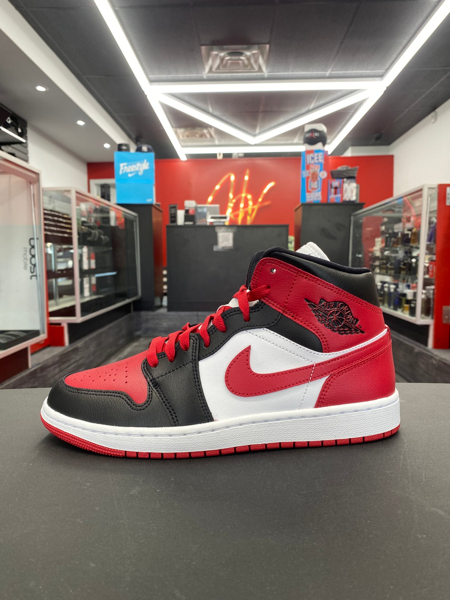Wmns Air Jordan 1 Mid “Alternate Bred Toe”