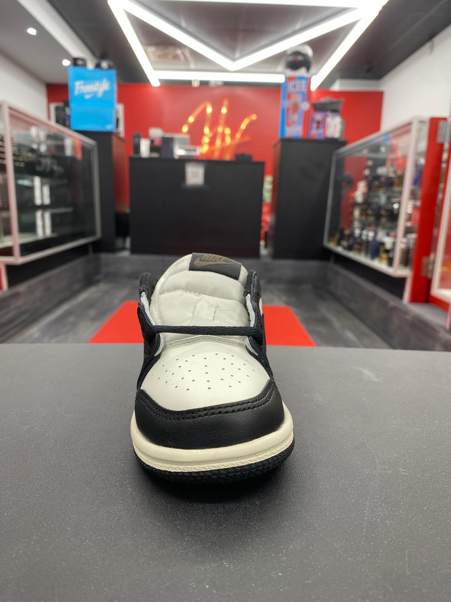 Air Jordan 1 Retro Low “Mocha” (TD)