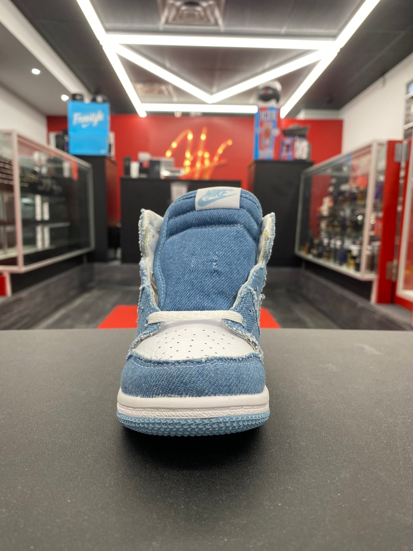 Air Jordan 1 Retro High OG “Denim” (TD)