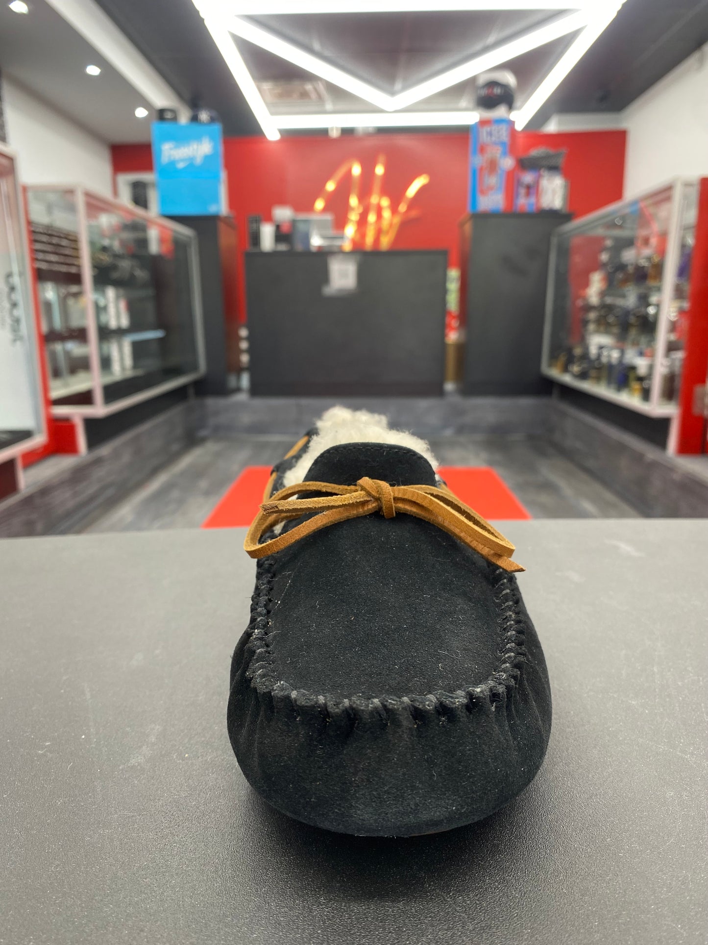 UGG DAKOTA “Black” (Women’s)