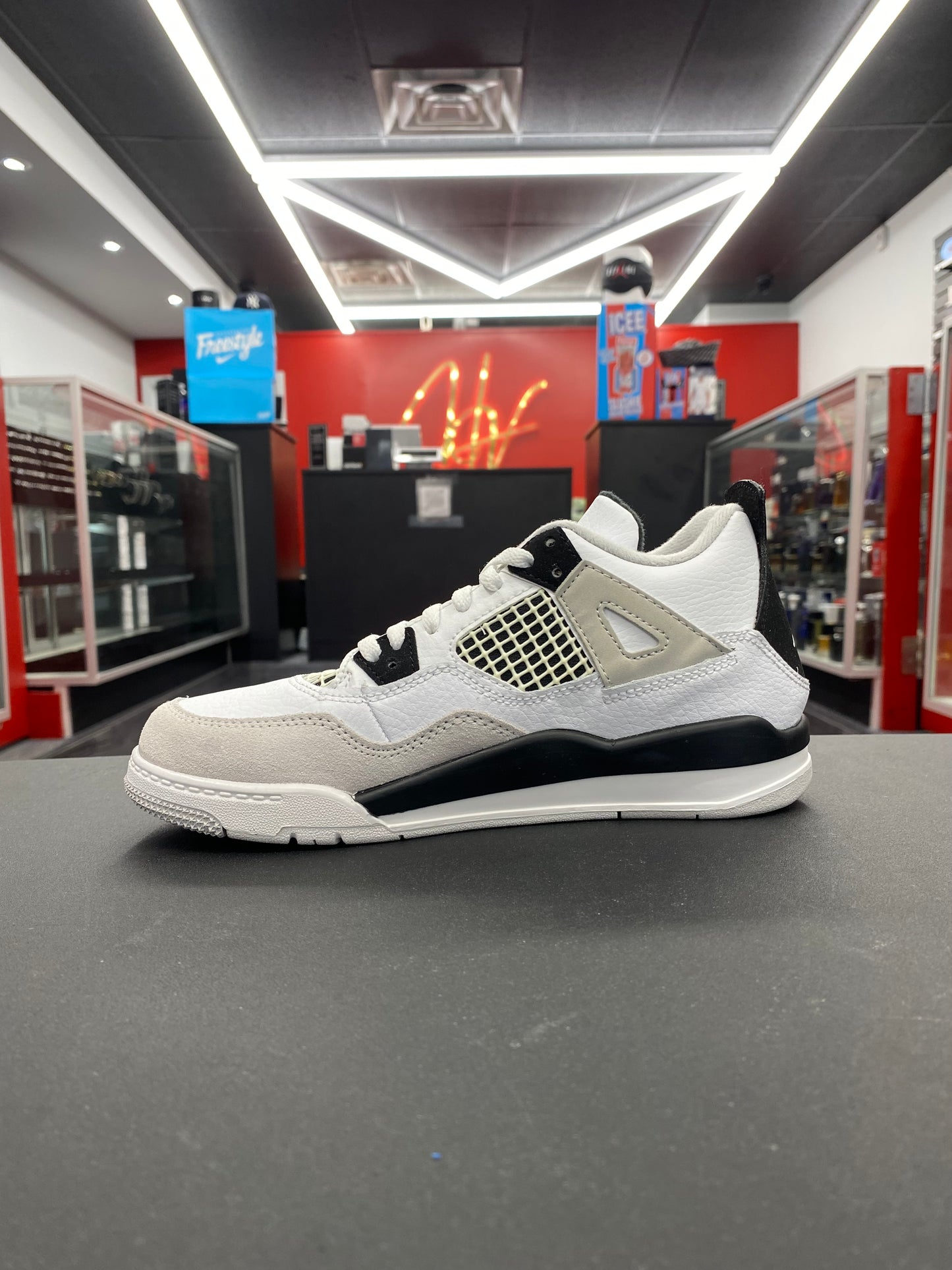 Air Jordan 4 Retro “Military Black” (PS)