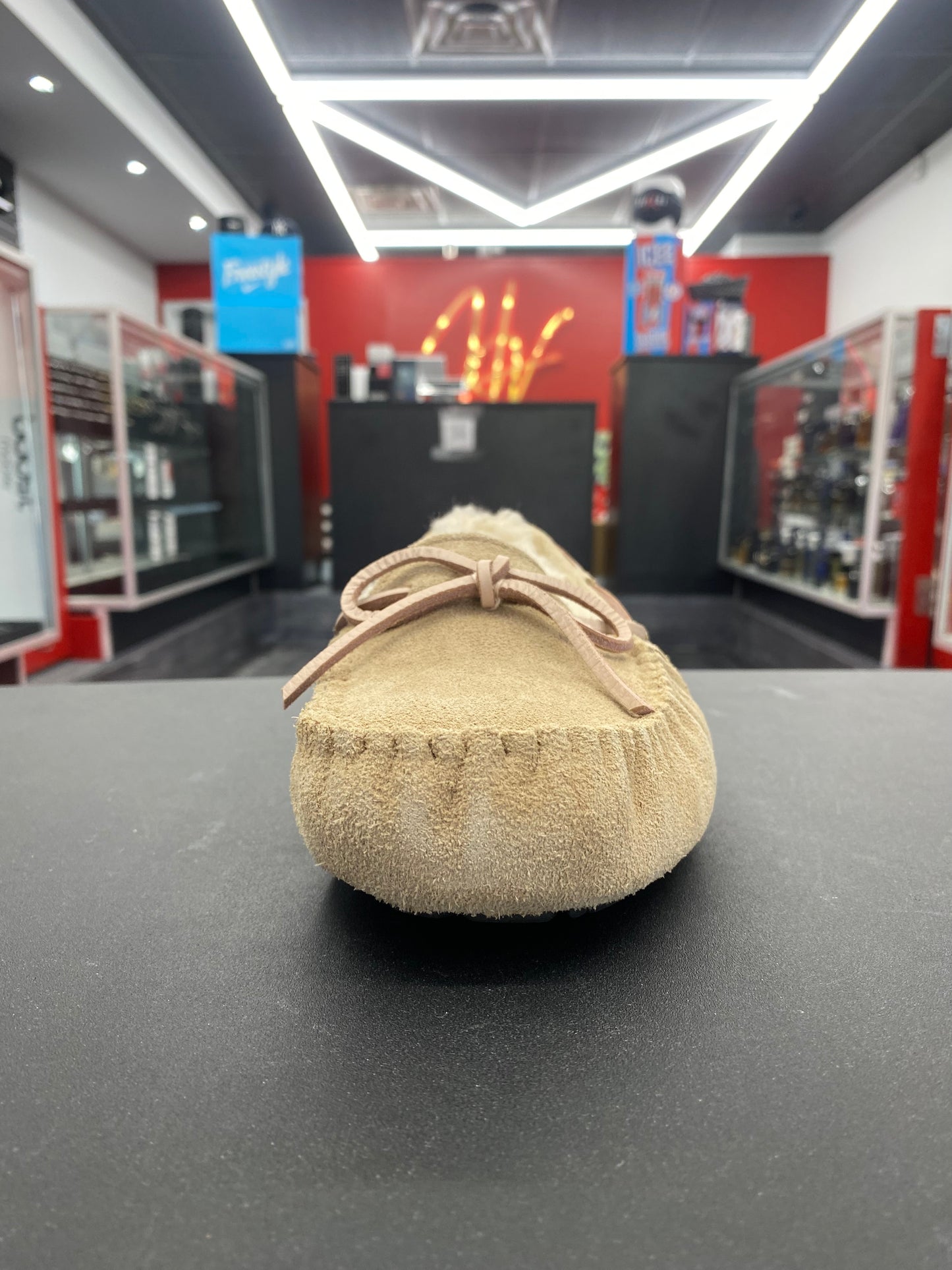 W UGG DAKOTA “Tobacco”