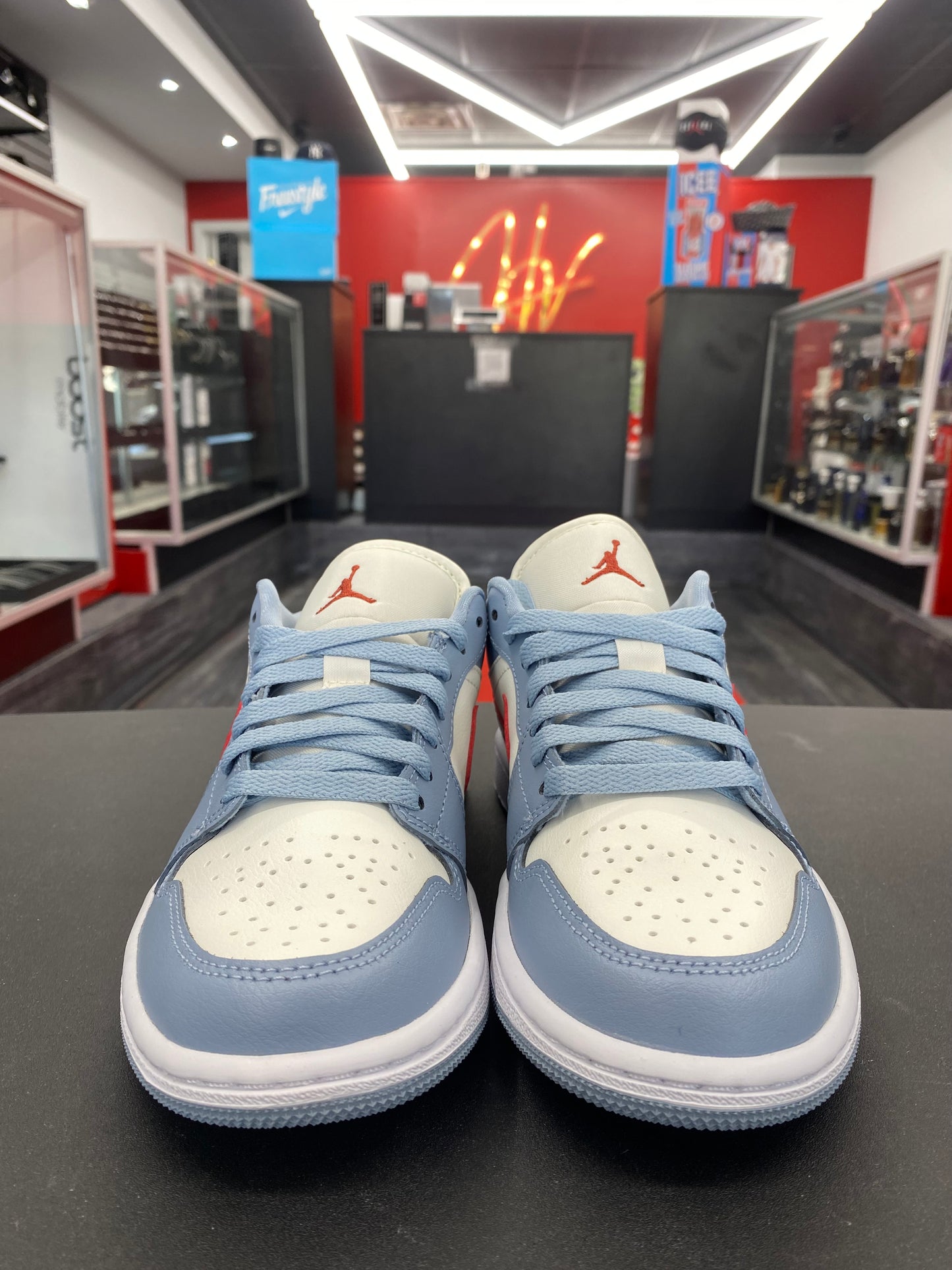 Wmns Air Jordan 1 Low “Blue Whisper Dune Red”