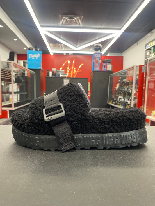 UGG Fluffita “Black” (Women’s)