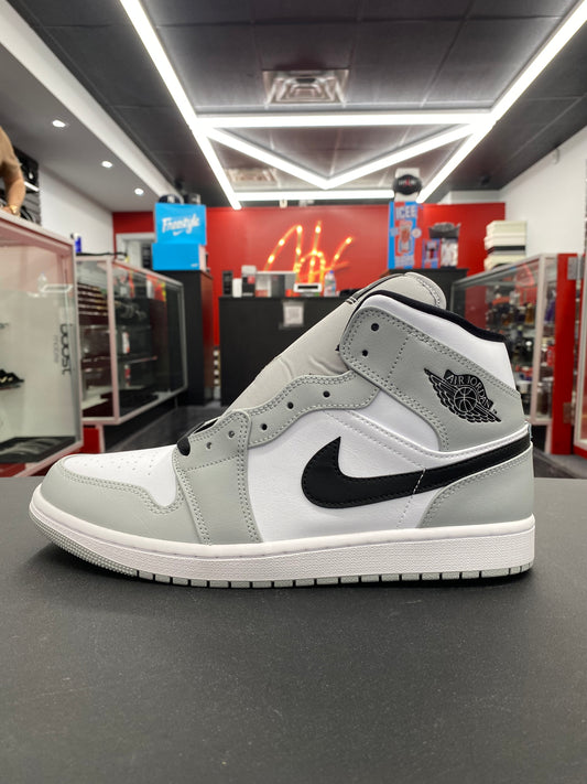 Air Jordan 1 Mid “Light Smoke Grey”