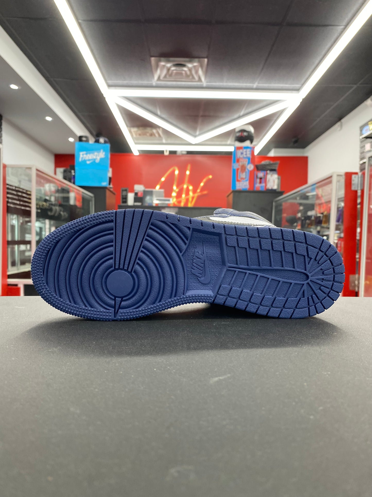 Air Jordan 1 Retro High OG “Midnight Navy” (GS)