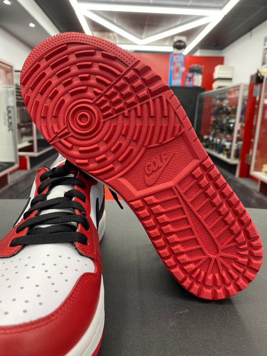 Air Jordan 1 Low G “Chicago”