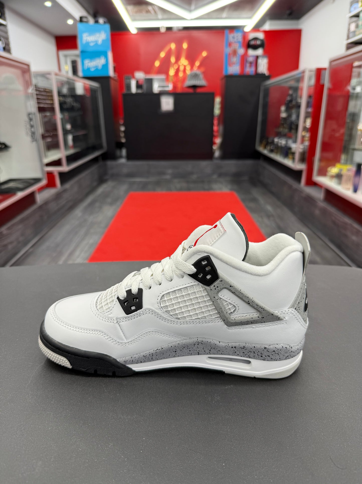 Jordan 4 Retro “White Cement 2025” (GS)